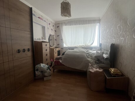 4-комн. вторичка - м. Автовокзал - 90 м²