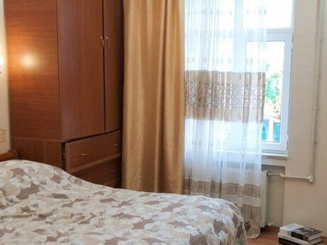 м. Ази Асланов