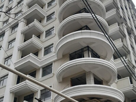 2 otaqlı mənzil, 86 m², 28 May: 209 000 ₼ 3