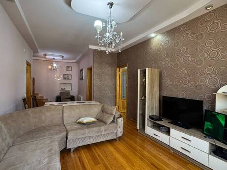 5 otaqlı həyət evi/bağ evi - Bayıl q. - 346 m²