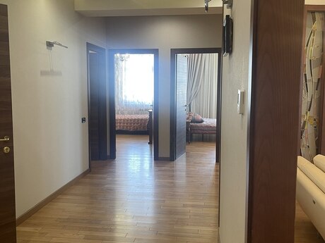 4-комнатная квартира, 173 м², Elmlər Akademiyası: 540 000 ₼ 5