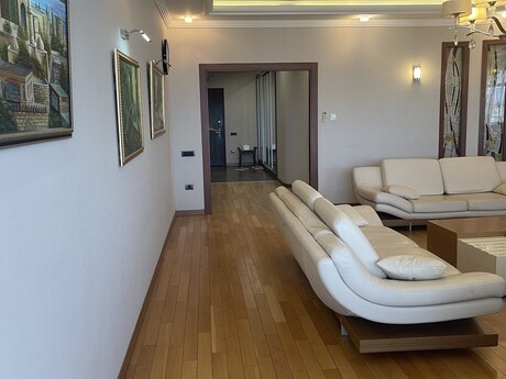 4-комнатная квартира, 173 м², Elmlər Akademiyası: 540 000 ₼ 4