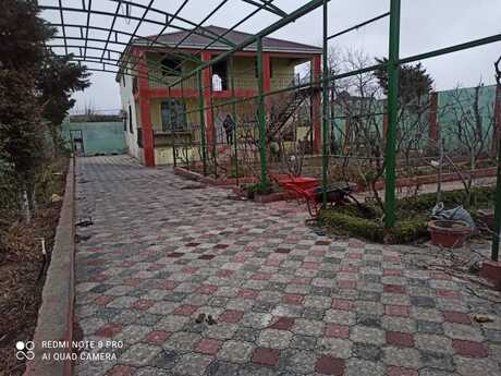 6 otaqlı həyət evi/bağ evi - Görədil q. - 200 m²