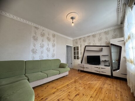Bakıxanovda 2 otaqlı köhnə tikili mənzil satılır, 40 m², 124 000 AZN, şəkil 2 / 12