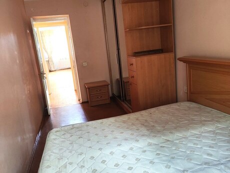 2 otaqlı köhnə tikili - Neftçilər m. - 65 m²