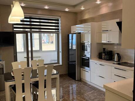 Kirayə 3 otaqlı mənzil, 160 m², Nizami: 1 700 ₼/ay 4