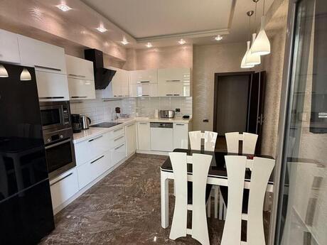 Kirayə 3 otaqlı mənzil, 160 m², Nizami: 1 700 ₼/ay 3