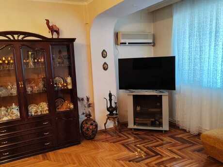 2 otaqlı köhnə tikili - 28 May m. - 55 m²