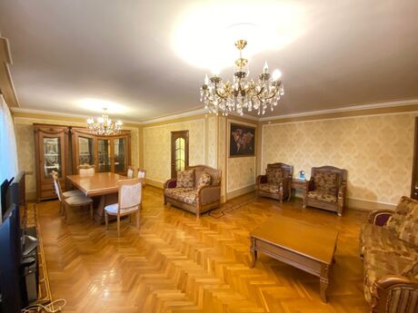 Elan №6208271 - Bakı, Şah İsmayıl Xətai m., 3 otaqlı, 120 m², 2/5 mərtəbə