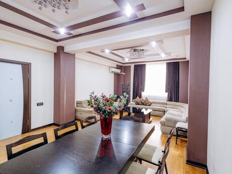 Elan №6208332 - Bakı, Şah İsmayıl Xətai m., 3 otaqlı, 138 m², 7/18 mərtəbə