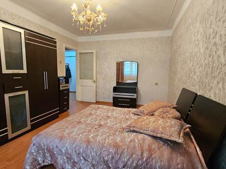 3 otaqlı köhnə tikili - Elmlər Akademiyası m. - 95 m²