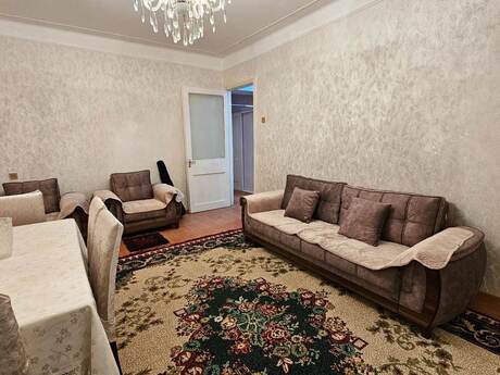 3 otaqlı köhnə tikili - Elmlər Akademiyası m. - 95 m²