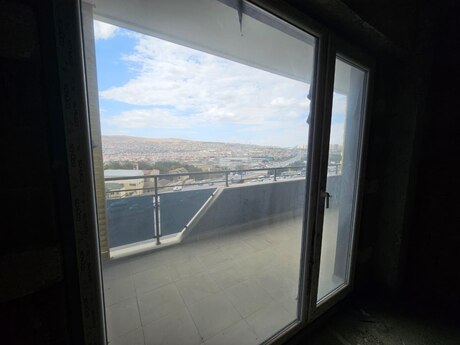 4 otaqlı yeni tikili - Binəqədi r. - 167 m²