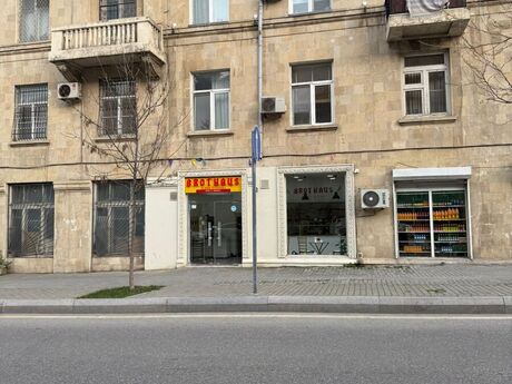 Elmlər Akademiyası m.