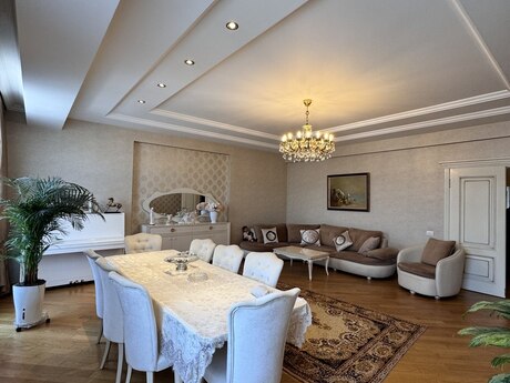 3 otaqlı mənzil, 175 m², Nizami: 650 000 ₼ 2