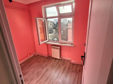 2 otaqlı köhnə tikili - Qara Qarayev m. - 35 m²