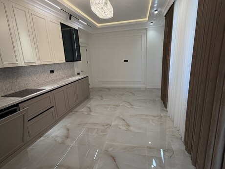 4 otaqlı yeni tikili - Elmlər Akademiyası m. - 181 m²