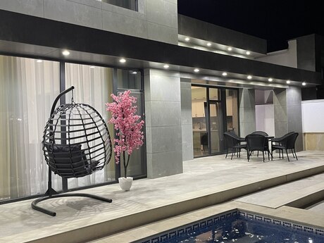 4 otaqlı həyət evi/bağ evi - Mərdəkan q. - 400 m²