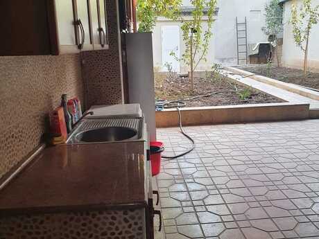 5 otaqlı həyət evi/bağ evi - Gənclik m. - 200 m²