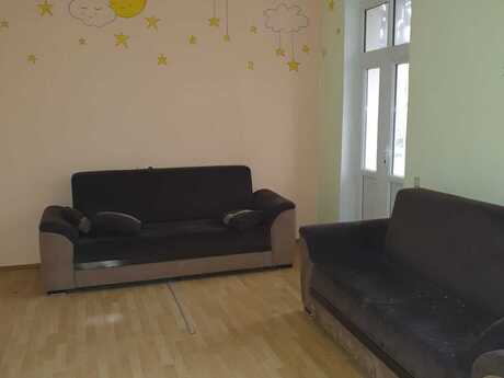 7 otaqlı həyət evi/bağ evi - Gənclik m. - 300 m²
