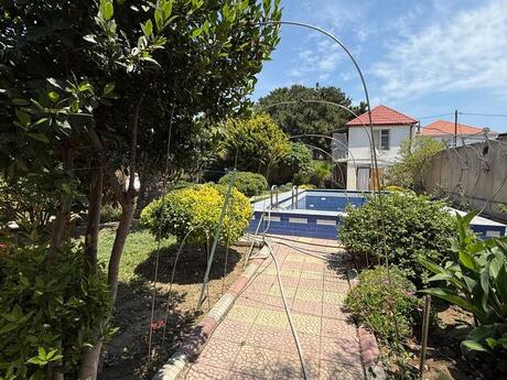 5 otaqlı həyət evi/bağ evi - Bilgəh q. - 240 m²
