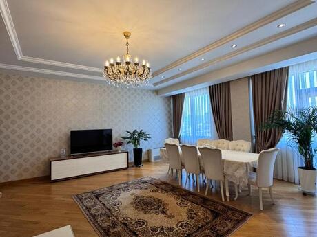 3 otaqlı mənzil, 175 m², Nizami: 650 000 ₼ 3