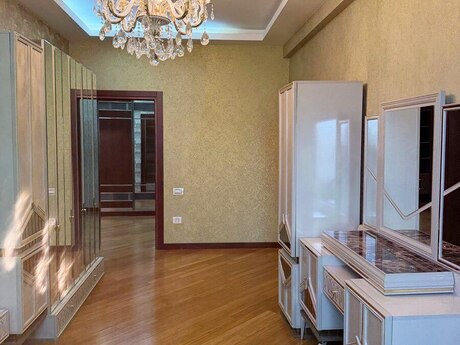 3 otaqlı yeni tikili - Elmlər Akademiyası m. - 147 m²