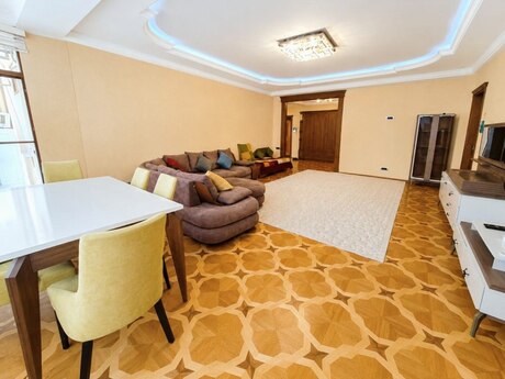 4 otaqlı yeni tikili - 28 May m. - 180 m²