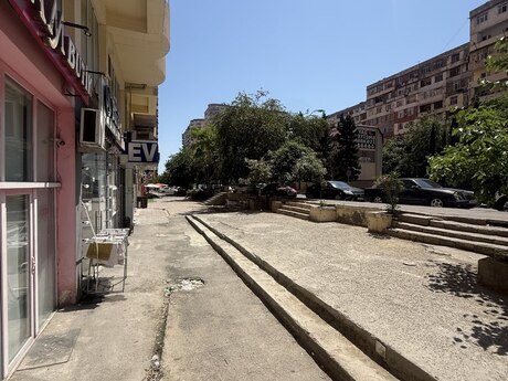 Obyekt - İnşaatçılar m. - 20 m²