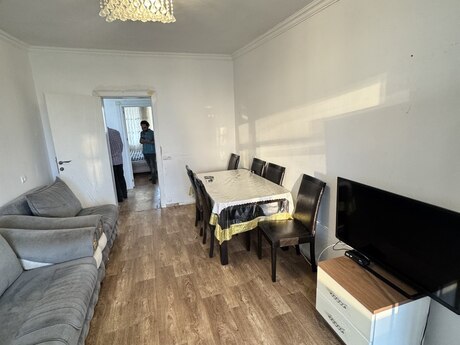 3 otaqlı köhnə tikili - Qara Qarayev m. - 70 m²