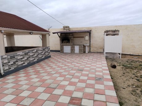 3 otaqlı həyət evi/bağ evi - Qala q. - 120 m²