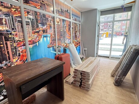 Obyekt - İnşaatçılar m. - 15 m²