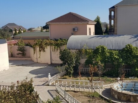 5 otaqlı həyət evi/bağ evi - Novxanı q. - 265 m²