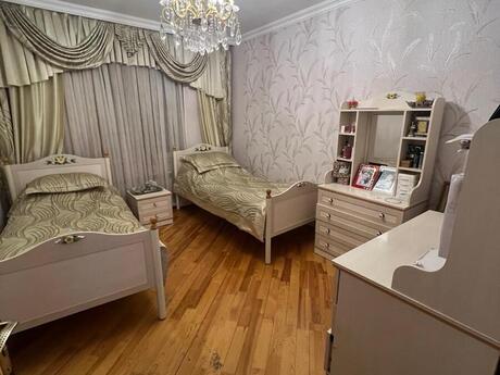 3 otaqlı köhnə tikili - Bakıxanov q. - 80 m²