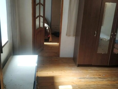 3 otaqlı həyət evi/bağ evi - İnşaatçılar m. - 55 m²