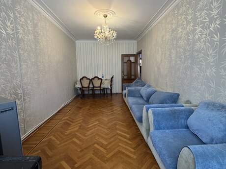 3 otaqlı köhnə tikili - Azadlıq Prospekti m. - 90 m²