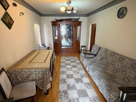3 otaqlı köhnə tikili - Binəqədi r. - 65 m²