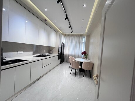 4-комнатная квартира, 180 м², Neftçilər: 425 000 ₼ 2