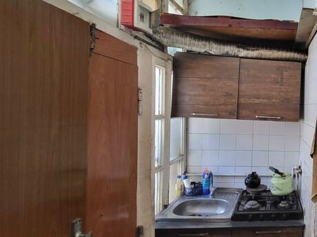 3 otaqlı köhnə tikili - 28 May m. - 67 m²