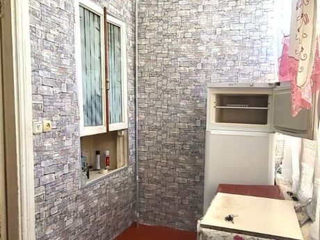3 otaqlı köhnə tikili - 28 May m. - 67 m²