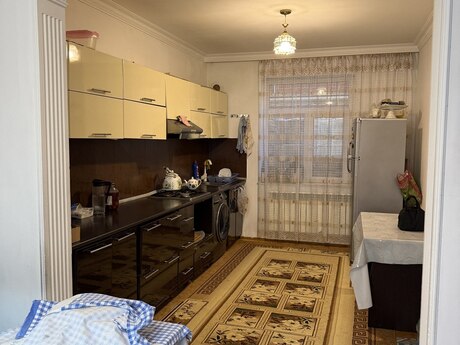 6 otaqlı həyət evi/bağ evi - Biləcəri q. - 225 m²
