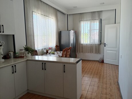 4 otaqlı həyət evi/bağ evi - Zığ q. - 160 m²