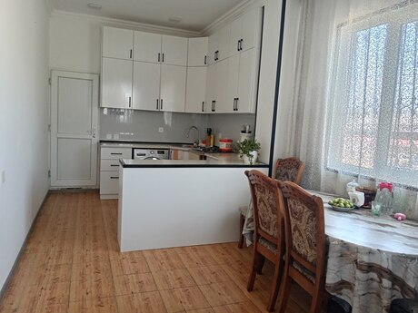 4 otaqlı həyət evi/bağ evi - Zığ q. - 160 m²