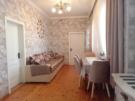 4 otaqlı həyət evi/bağ evi - Zığ q. - 160 m²