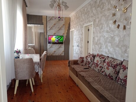 4 otaqlı həyət evi/bağ evi - Zığ q. - 160 m²
