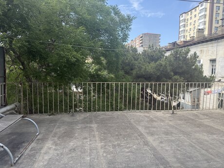 1 otaqlı köhnə tikili - Elmlər Akademiyası m. - 30 m²