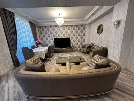 4 otaqlı yeni tikili - Ağ şəhər q. - 187 m²