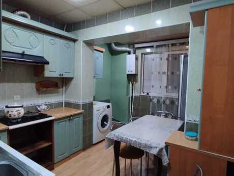 4 otaqlı köhnə tikili - İnşaatçılar m. - 110 m²