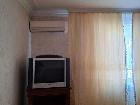 3 otaqlı köhnə tikili - Elmlər Akademiyası m. - 80 m²