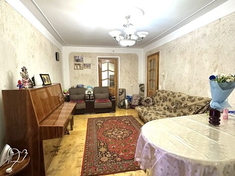 3 otaqlı köhnə tikili - Ceyranbatan q. - 80 m²